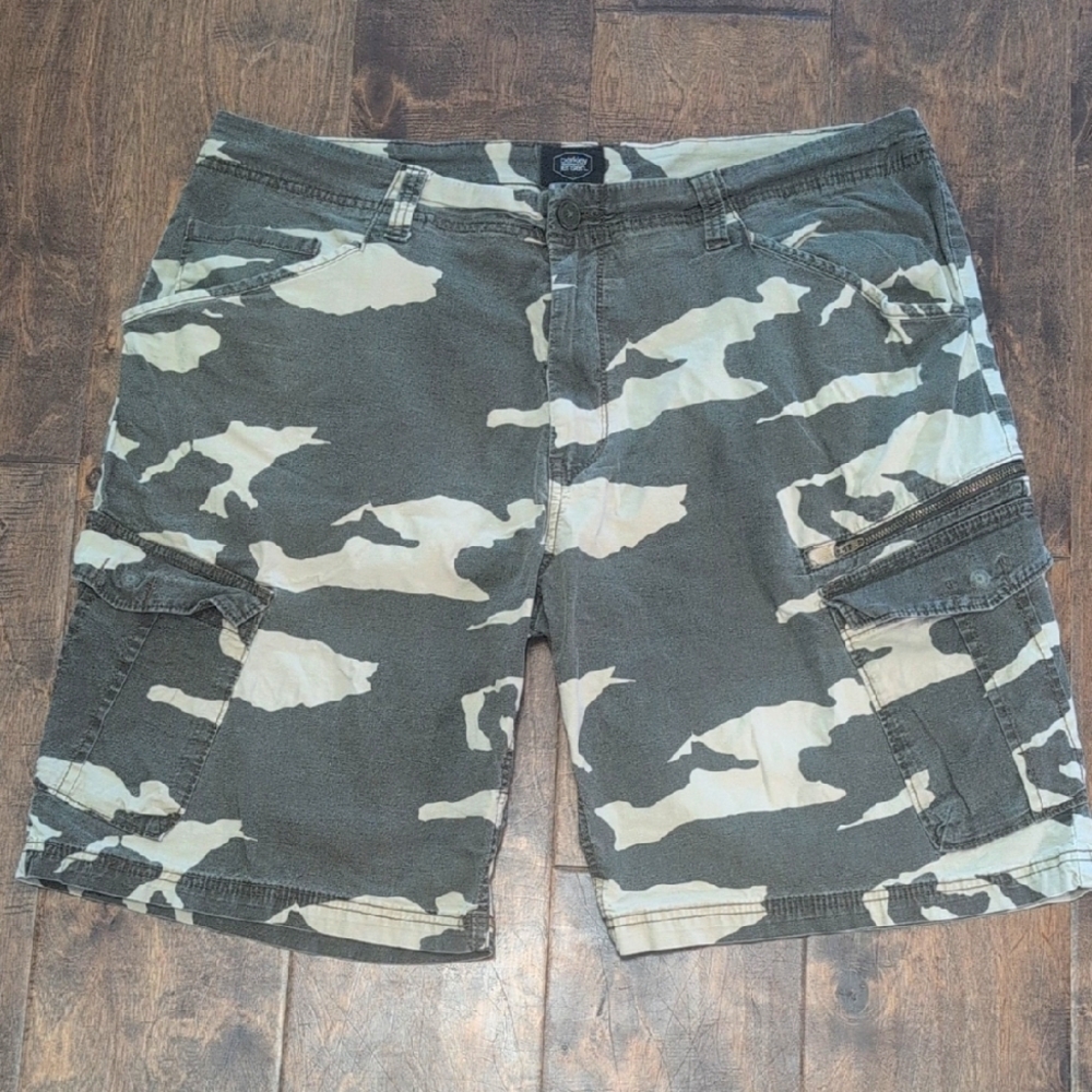 ⭐ 3/$12 ⭐ Men's Camouflage Cargo Shorts